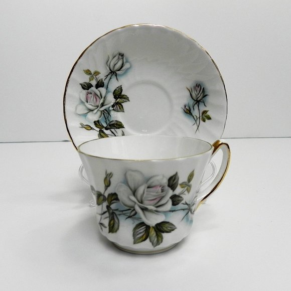 Collectable Vintage Royal Kendall Teacup & Saucer Light Blue & Pink Roses - Picture 1 of 8